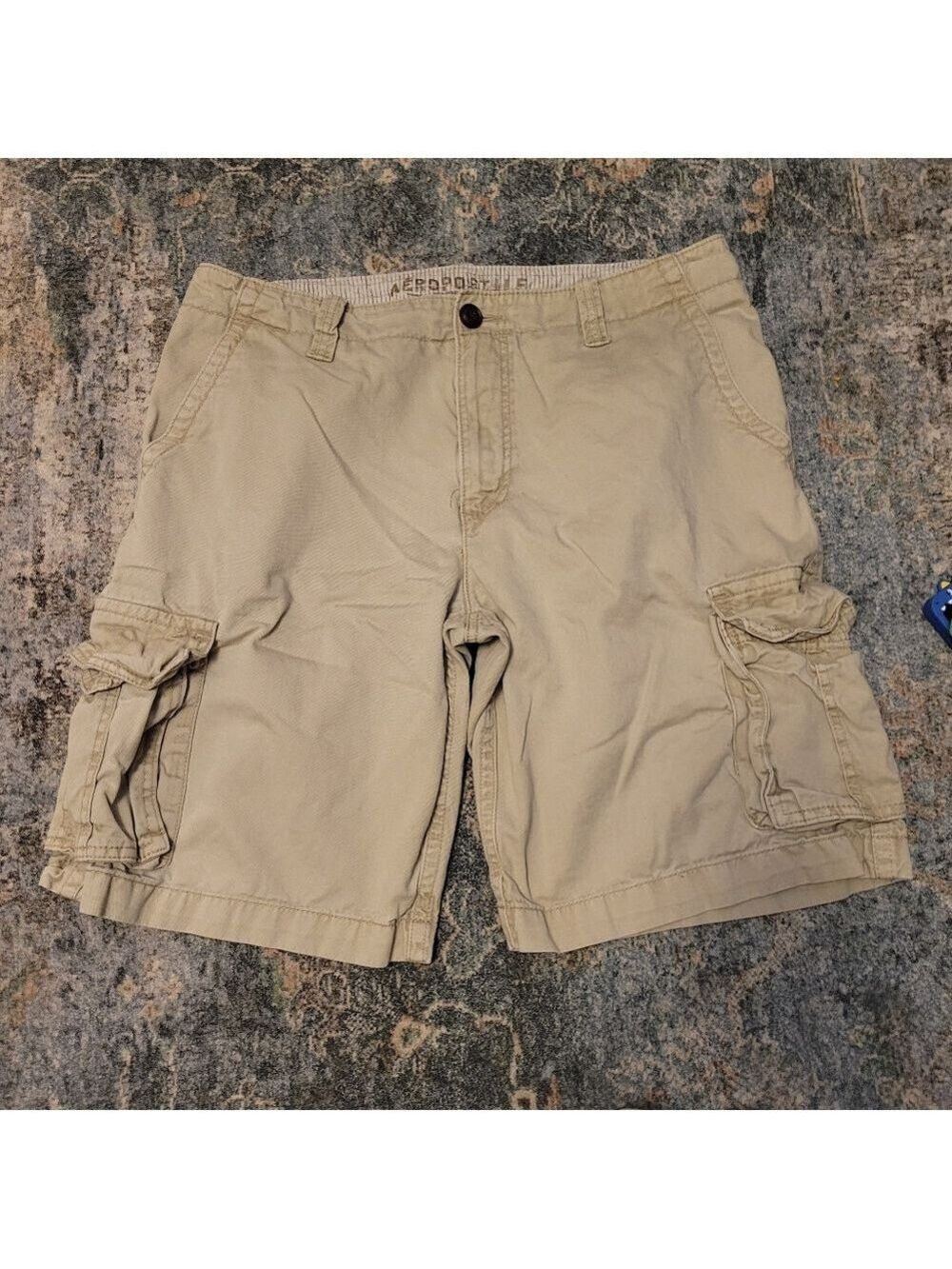 Aeropostale Men's Beige Cargo Shorts Size 34
